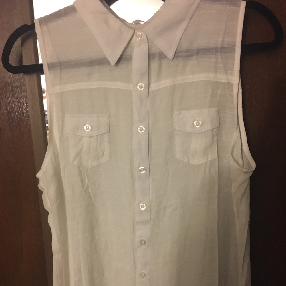 NWOT white classic sheer button down tank